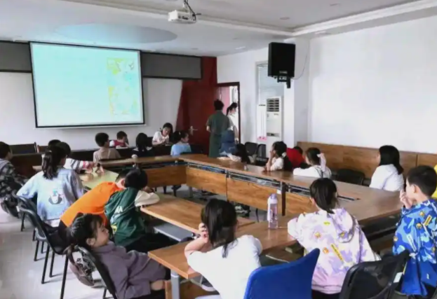 联动企业与高校建立成长渠道为学生提供多元化开展路径